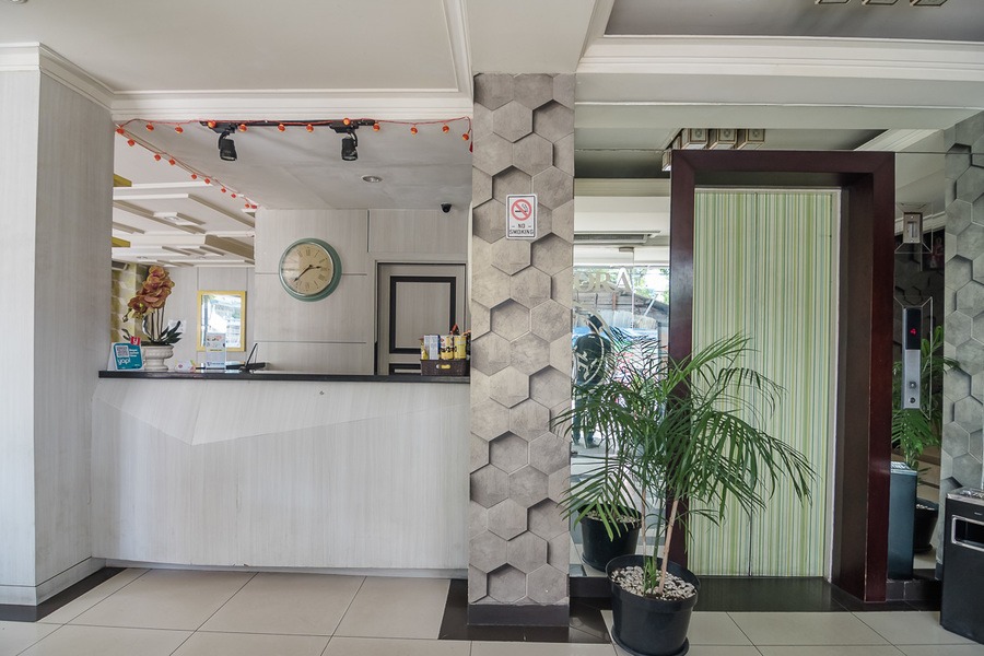 Hotel Feodora by RedDoorz