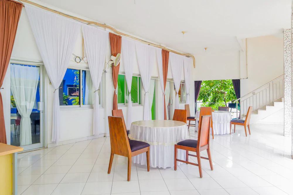 Hotel House Of Eva Syariah by OYO Rooms