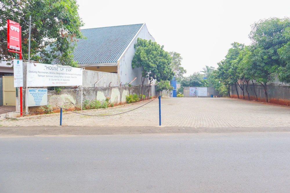 Hotel House Of Eva Syariah by OYO Rooms