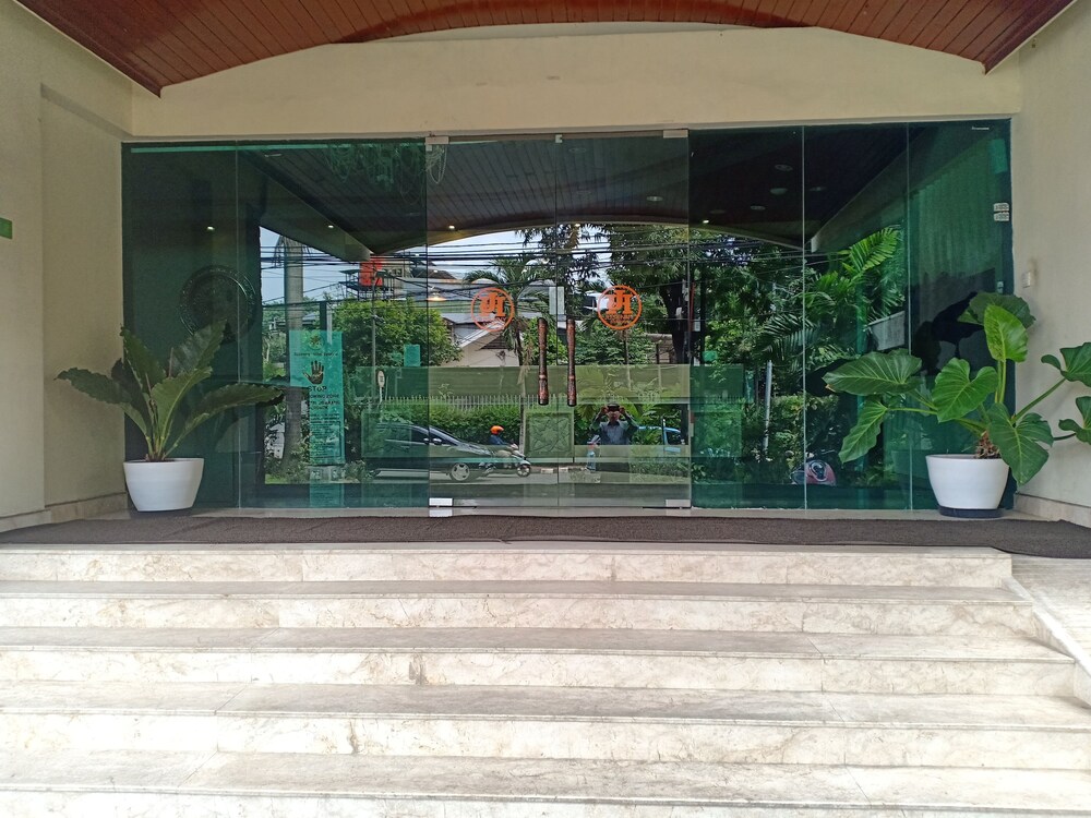 Hotel Jusenny Syariah by OYO Rooms