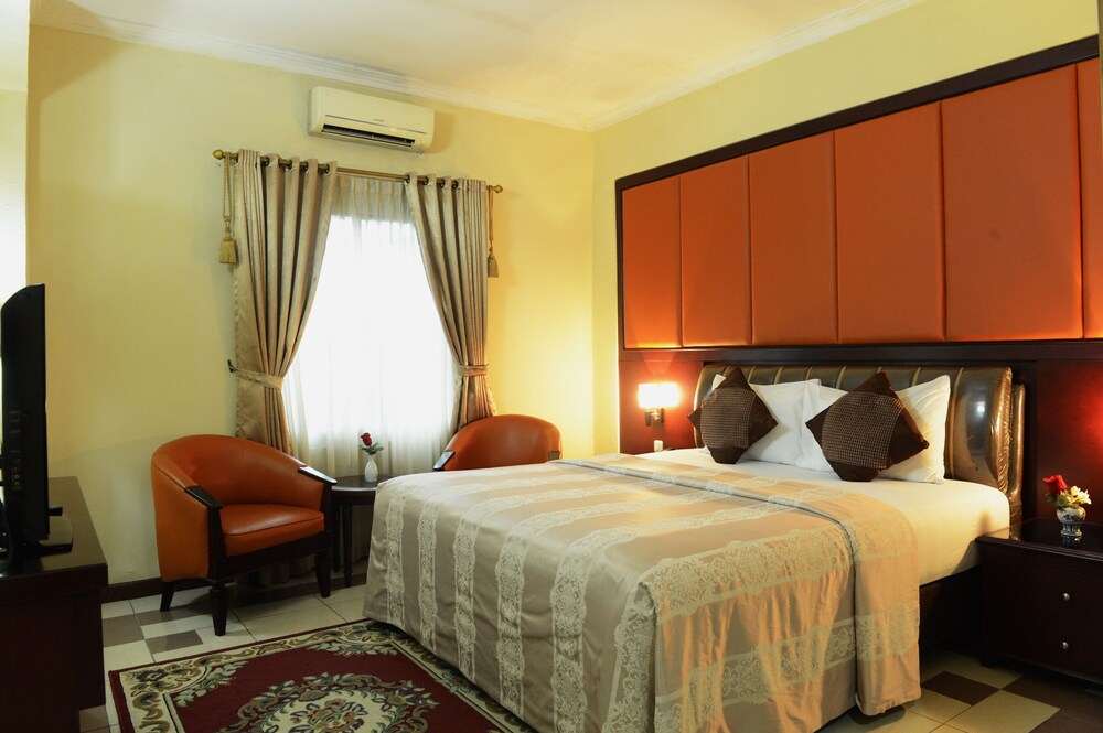 Hotel Jusenny Syariah by OYO Rooms