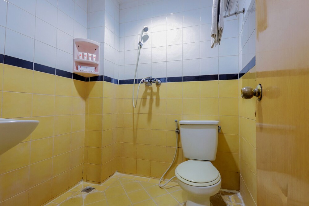 Hotel Kalisma Syariah by OYO Rooms