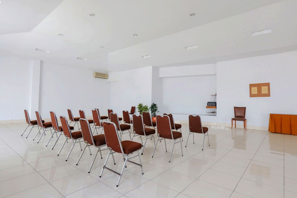 Hotel Kalisma Syariah by OYO Rooms