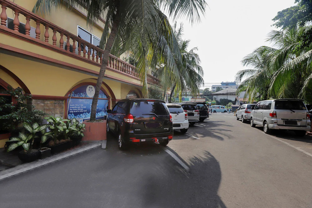 Hotel Kalisma Syariah by OYO Rooms