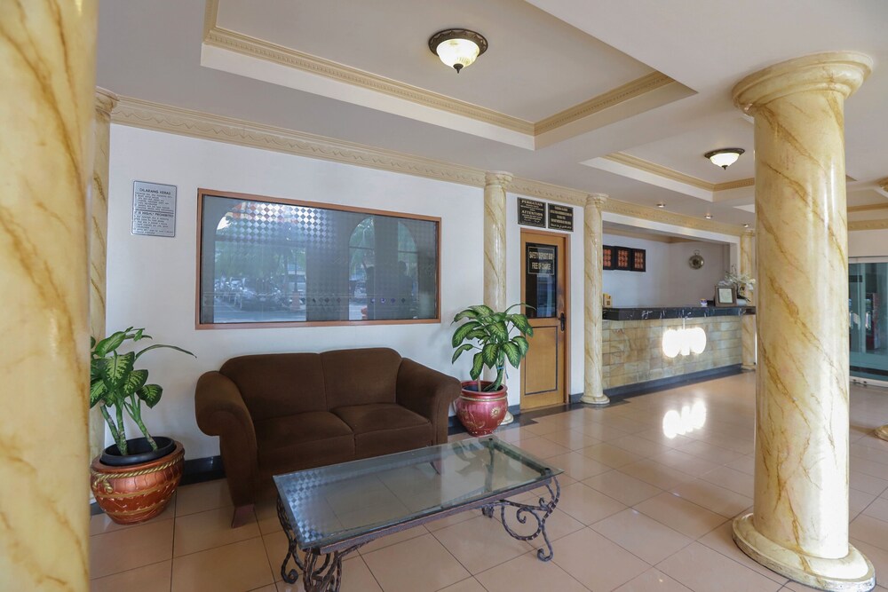 Hotel Kalisma Syariah by OYO Rooms