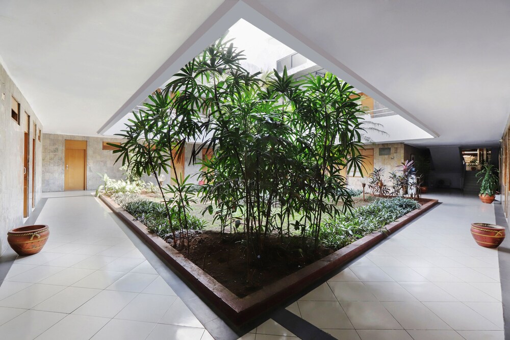 Hotel Kalisma Syariah by OYO Rooms