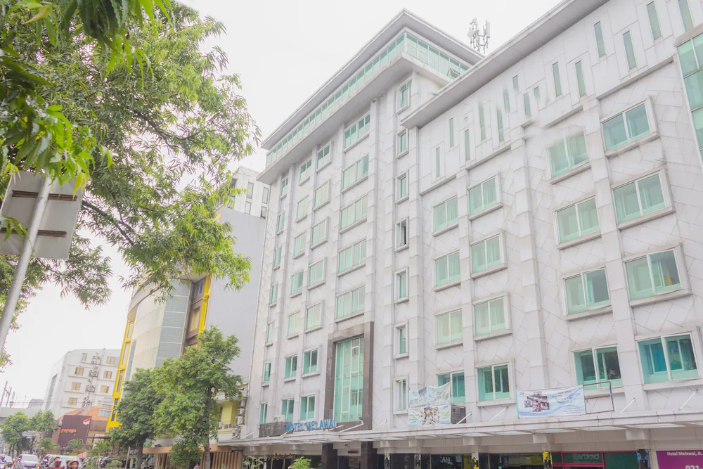 Hotel Melawai by OYO Rooms