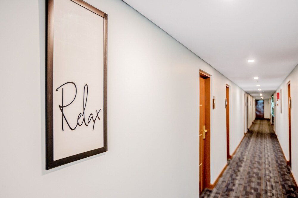 Hotel Melawai by OYO Rooms