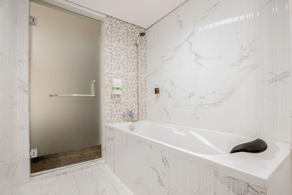 Hotel Melawai by OYO Rooms