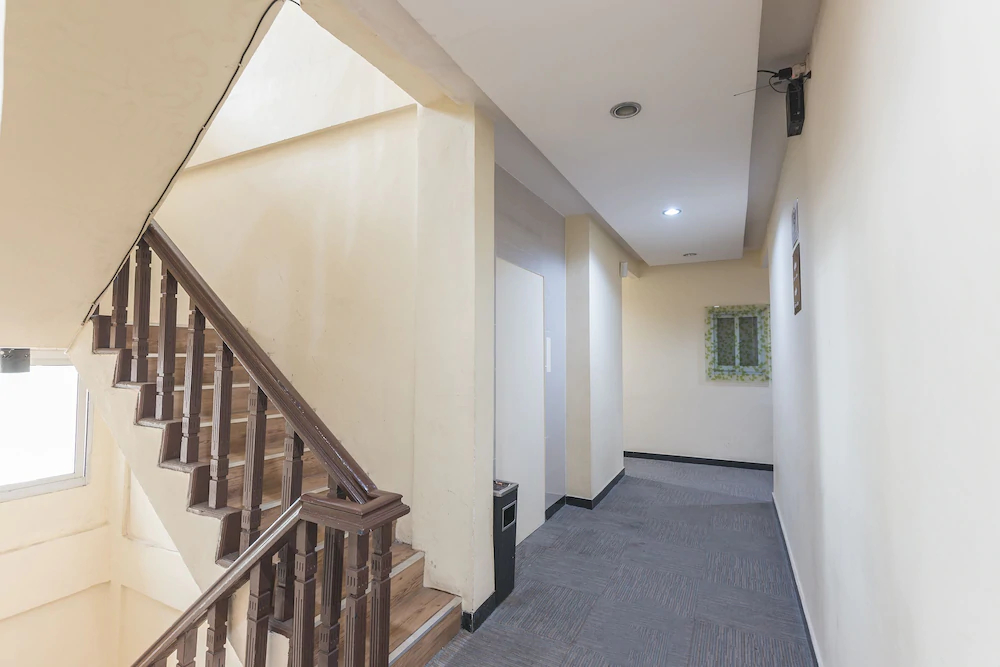 Hotel Rujia By OYO Rooms