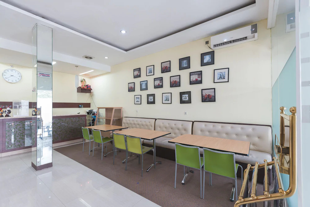 Hotel Rujia By OYO Rooms