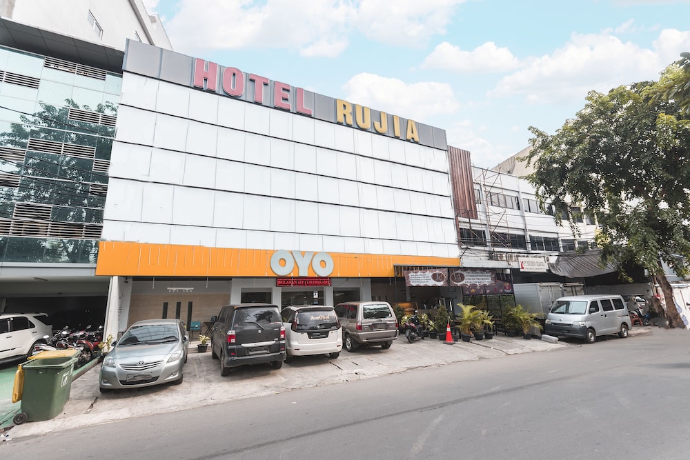 Hotel Rujia By OYO Rooms