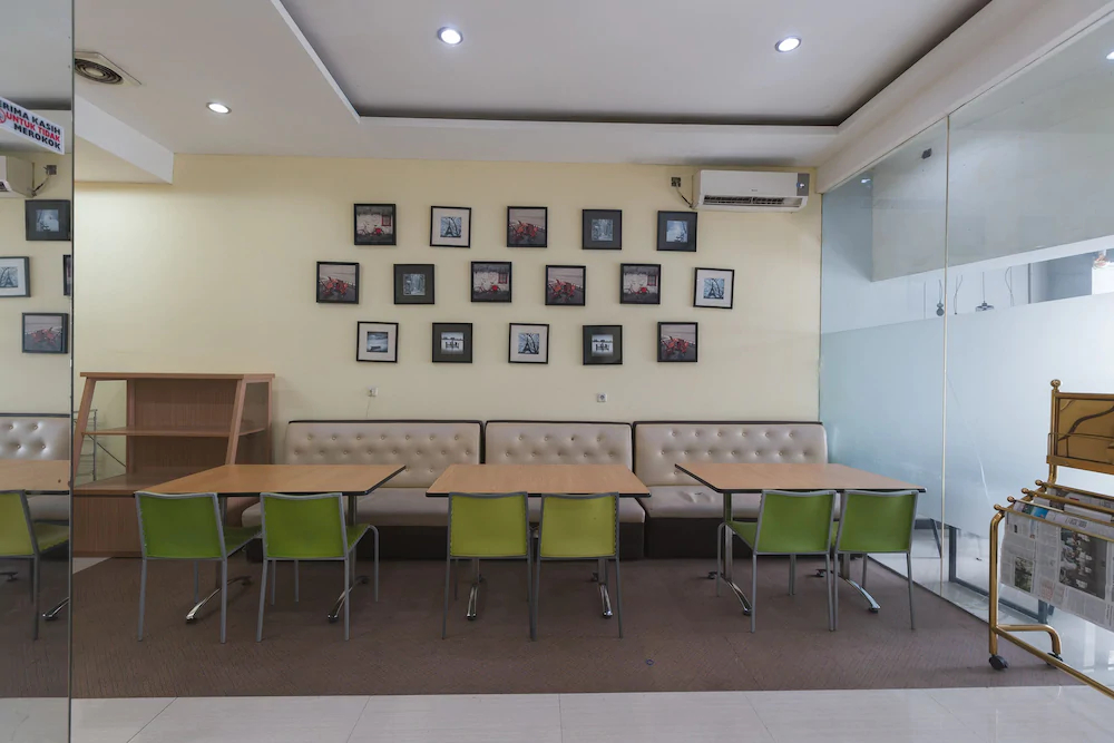 Hotel Rujia By OYO Rooms