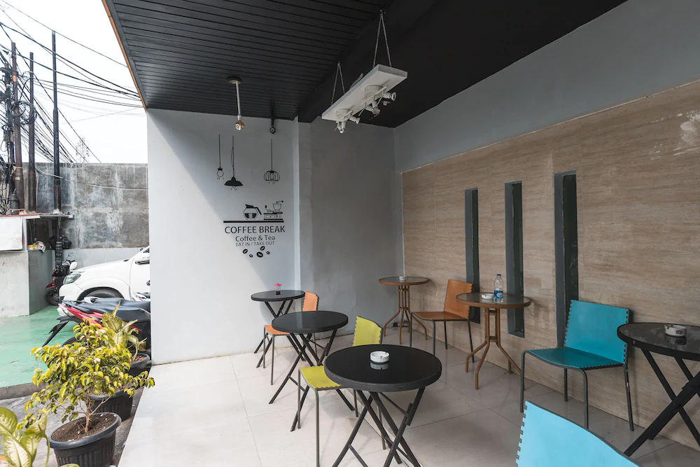 Hotel Rujia By OYO Rooms