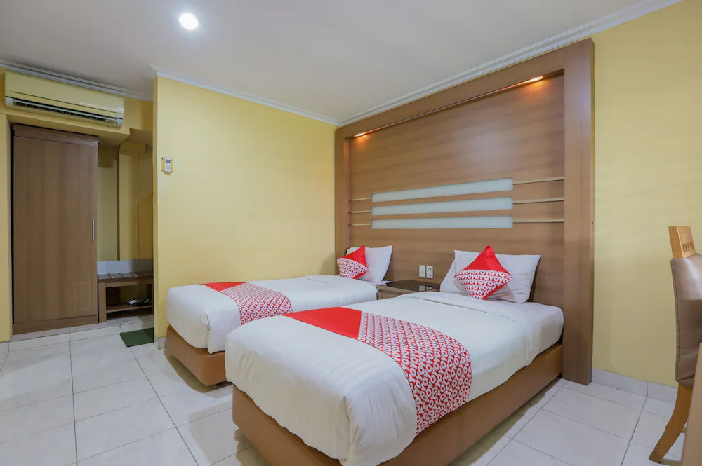 Hotel Senen Indah by OYO Rooms