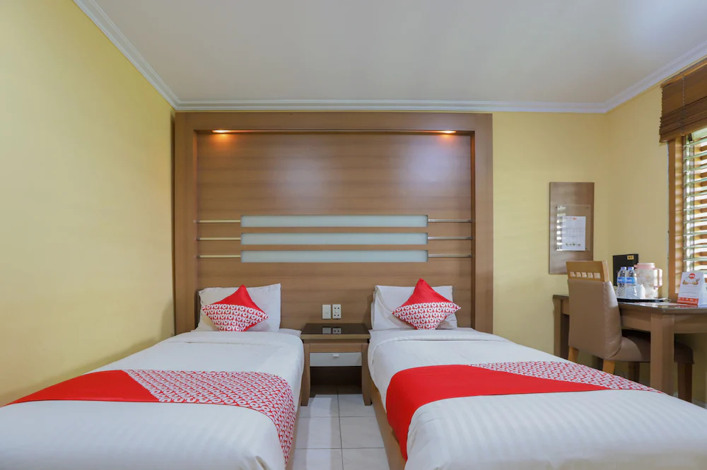 Hotel Senen Indah by OYO Rooms