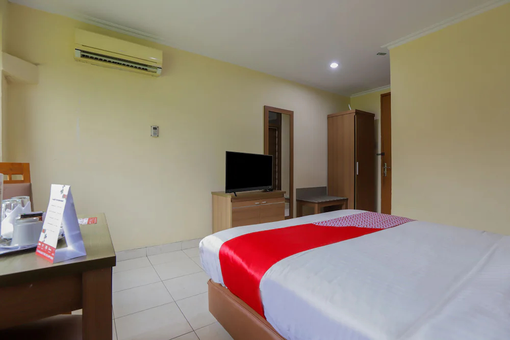Hotel Senen Indah by OYO Rooms