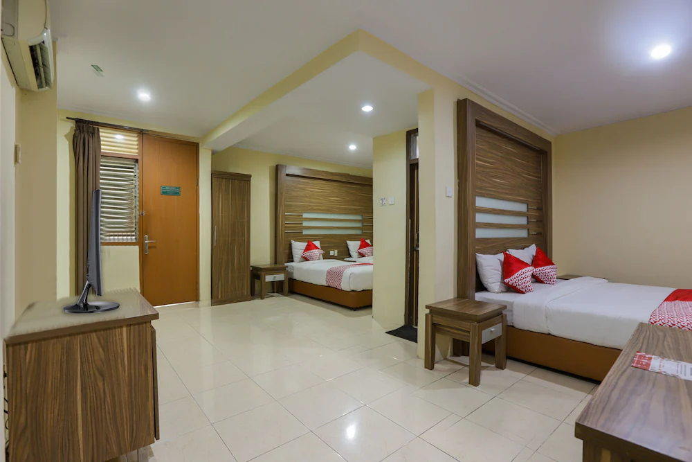 Hotel Senen Indah by OYO Rooms