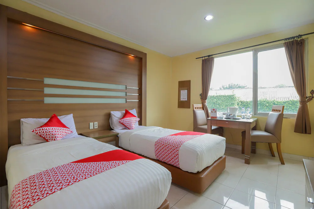 Hotel Senen Indah by OYO Rooms
