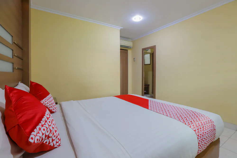 Hotel Senen Indah by OYO Rooms