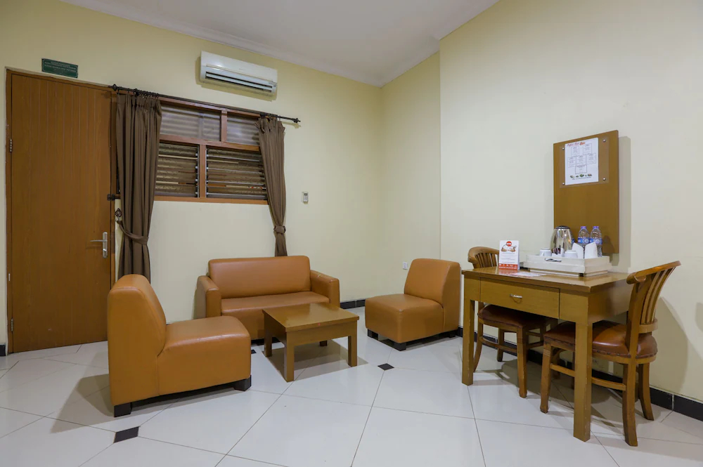 Hotel Senen Indah by OYO Rooms