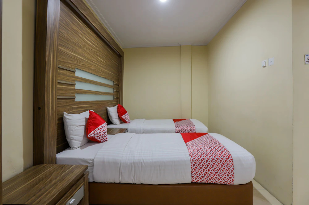 Hotel Senen Indah by OYO Rooms