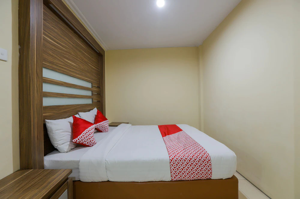 Hotel Senen Indah by OYO Rooms
