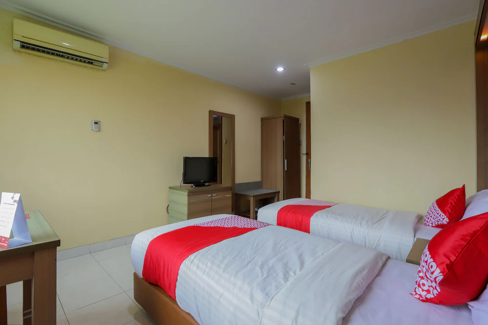 Hotel Senen Indah by OYO Rooms