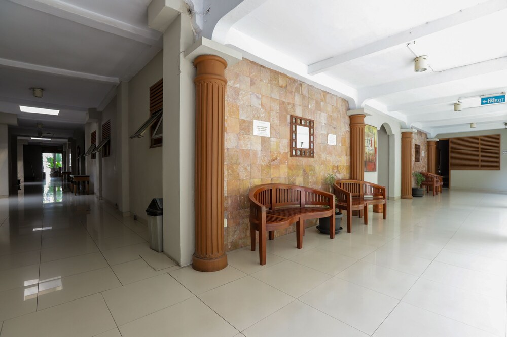 Hotel Senen Indah by OYO Rooms