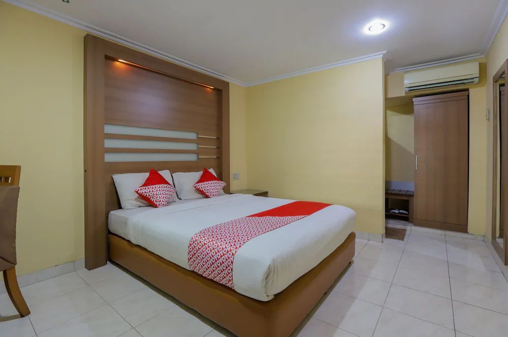 Hotel Senen Indah by OYO Rooms