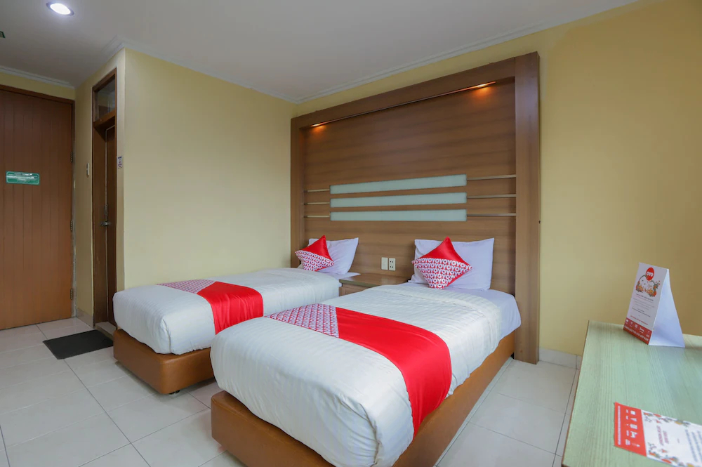 Hotel Senen Indah by OYO Rooms