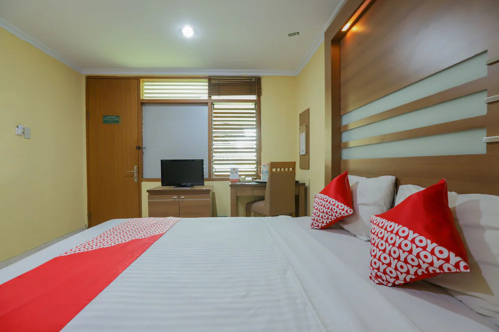 Hotel Senen Indah by OYO Rooms