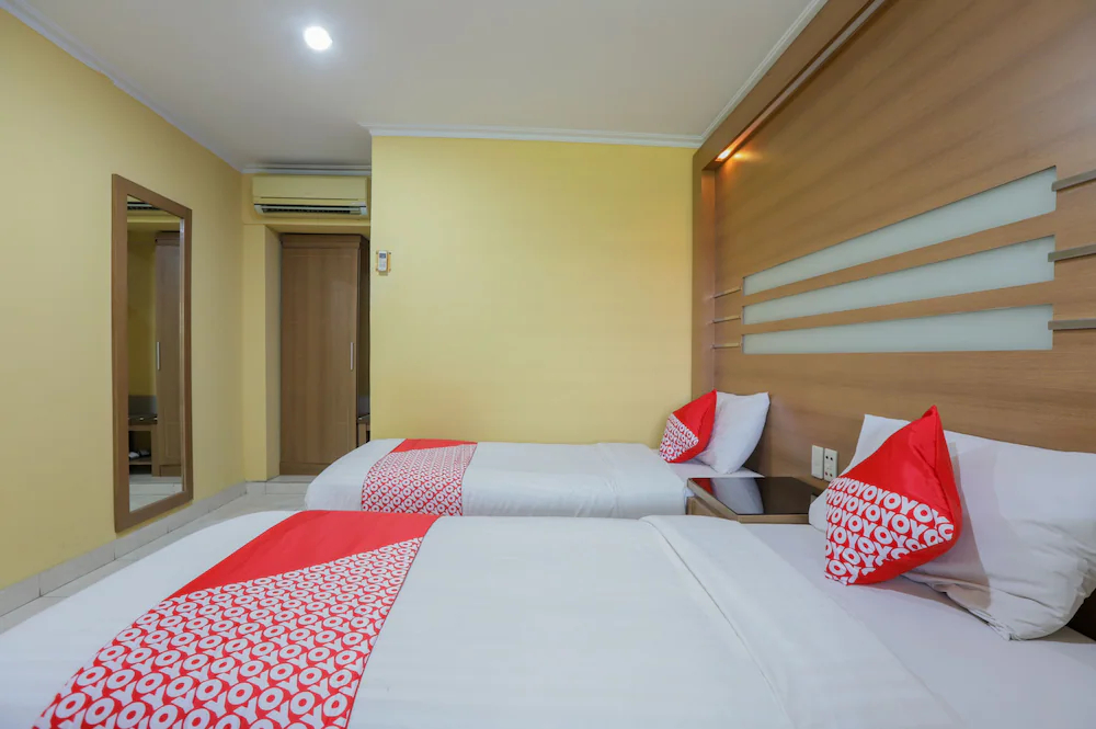 Hotel Senen Indah by OYO Rooms