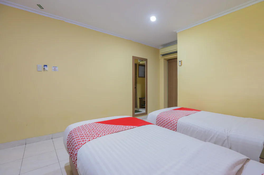 Hotel Senen Indah by OYO Rooms