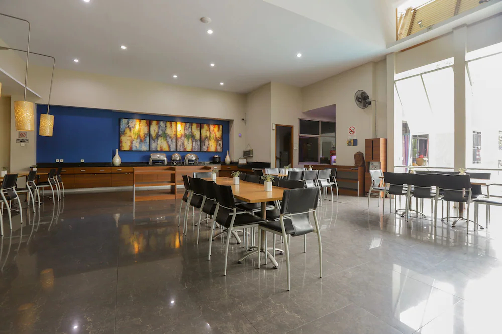 Hotel Senen Indah by OYO Rooms