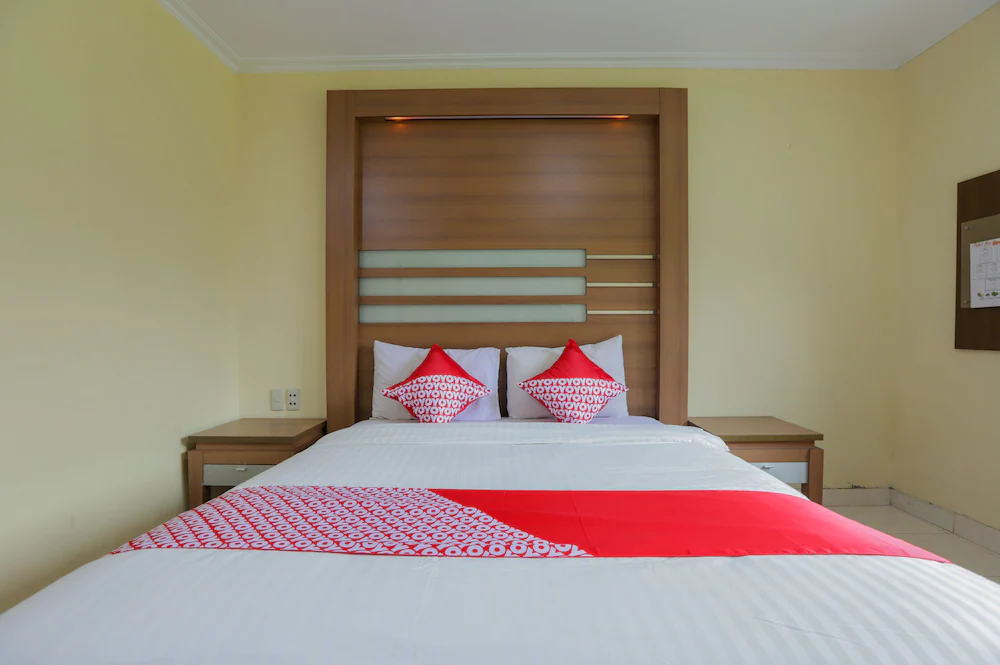 Hotel Senen Indah by OYO Rooms