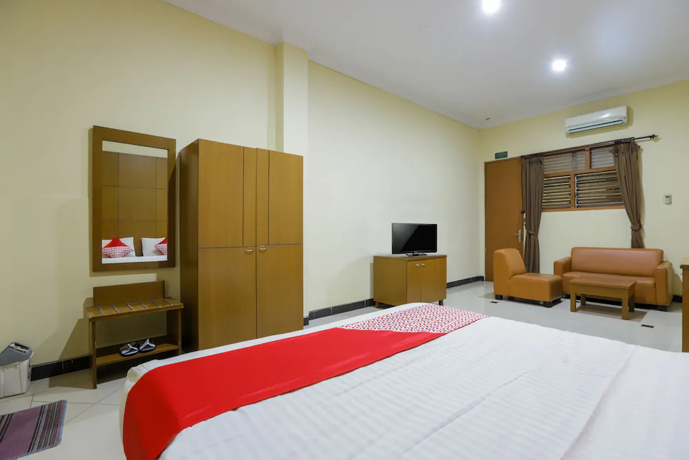 Hotel Senen Indah by OYO Rooms
