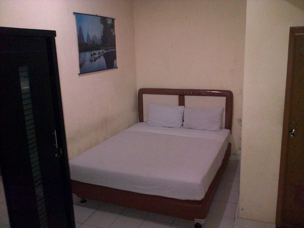 House of Arsonia Flamboyant