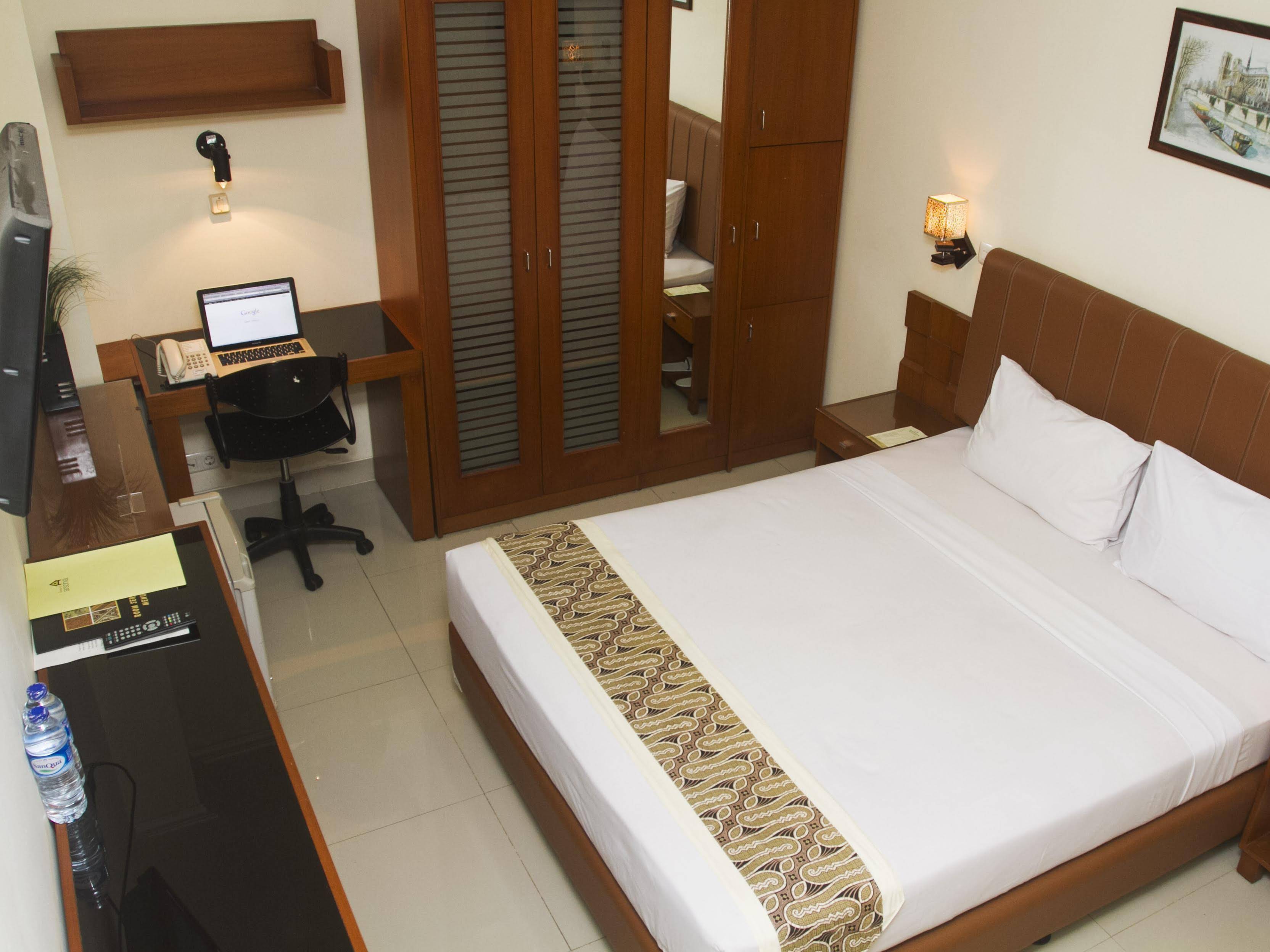 House of Arsonia Tulip