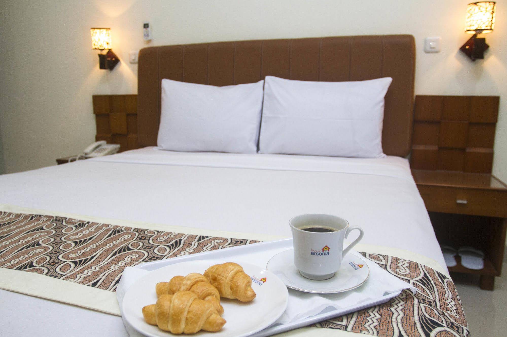 House of Arsonia Tulip