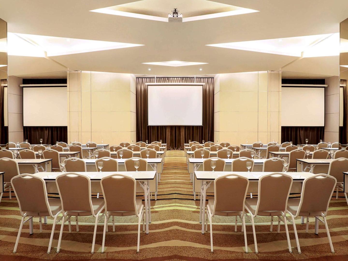 All Seasons Jakarta Gajah Mada