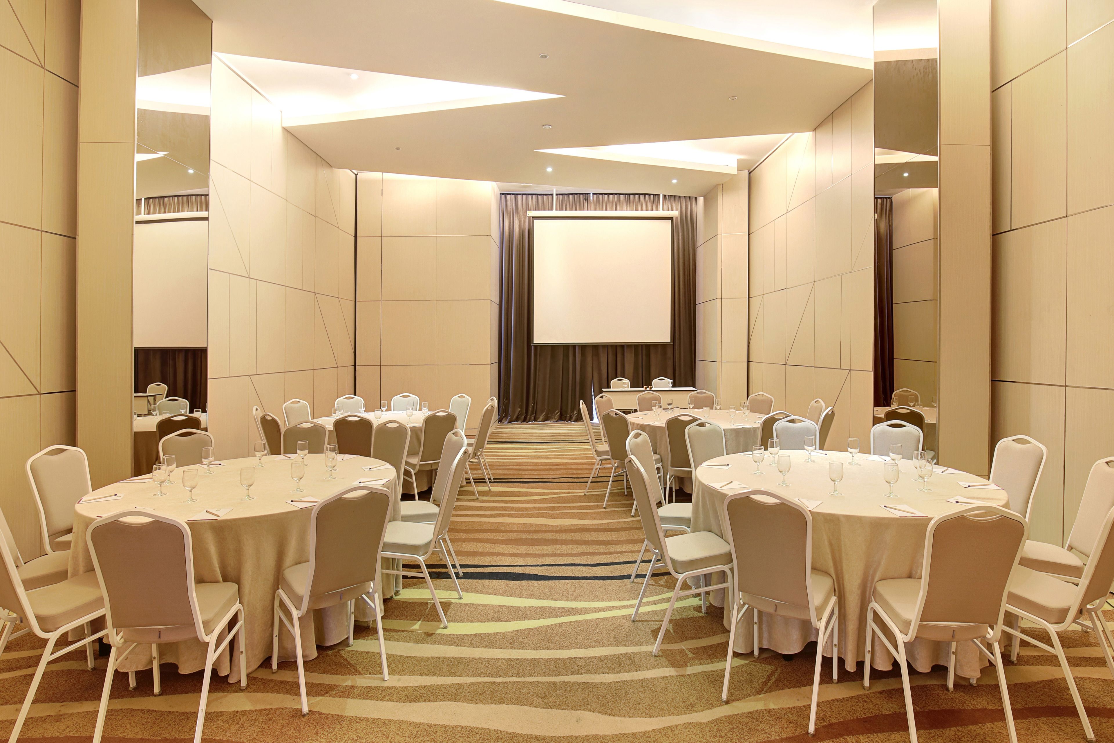 All Seasons Jakarta Gajah Mada