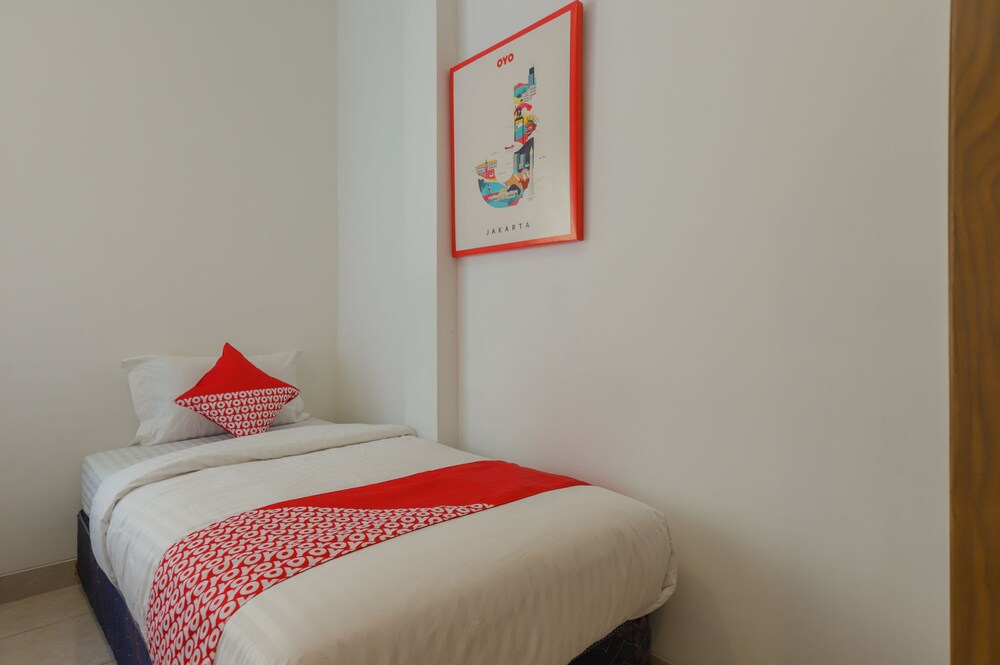 Idola Residence by OYO Rooms