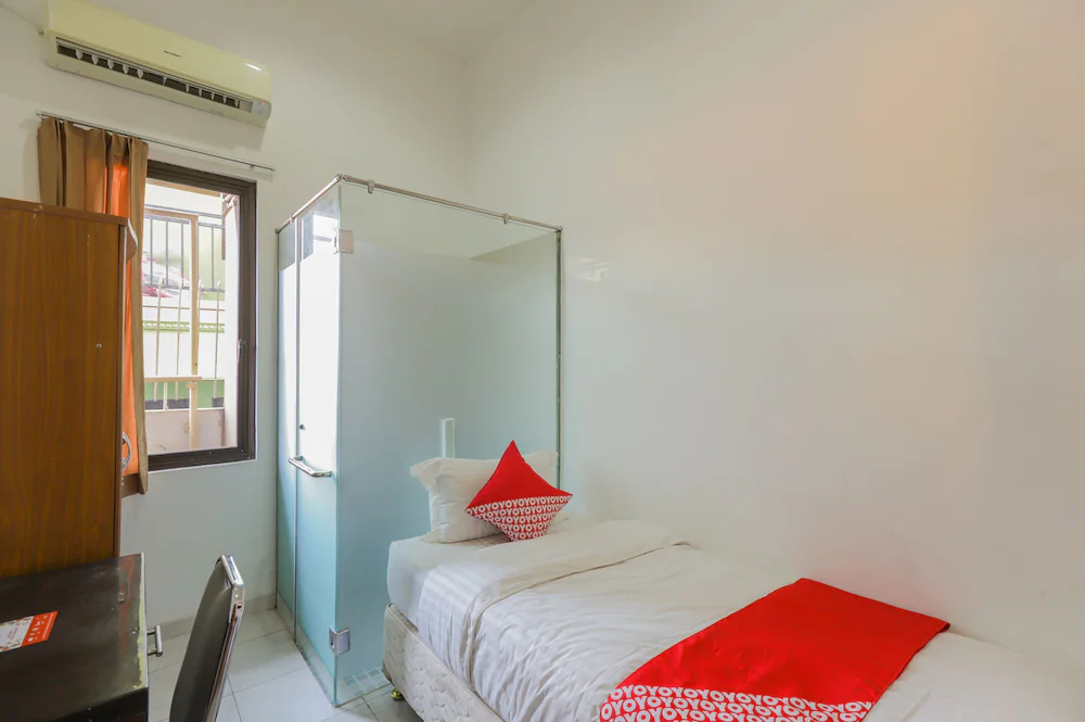 Idola Residence by OYO Rooms