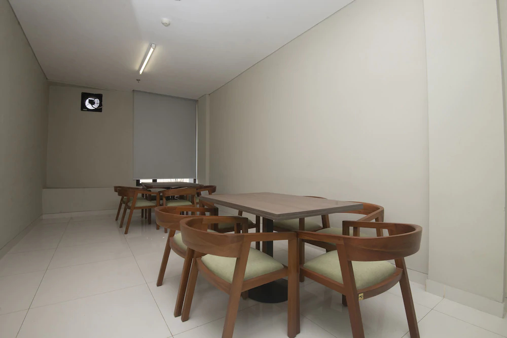 RedDoorz Plus @ Jakarta International Equestrian Park
