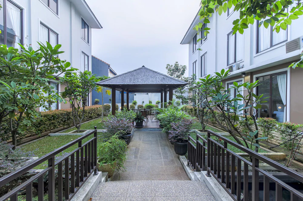 Jasmine Suites by RedDoorz