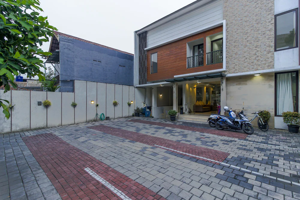 Jasmine Suites by RedDoorz