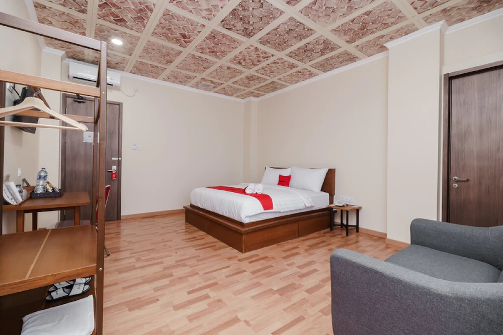 Joe Hotel by RedDoorz