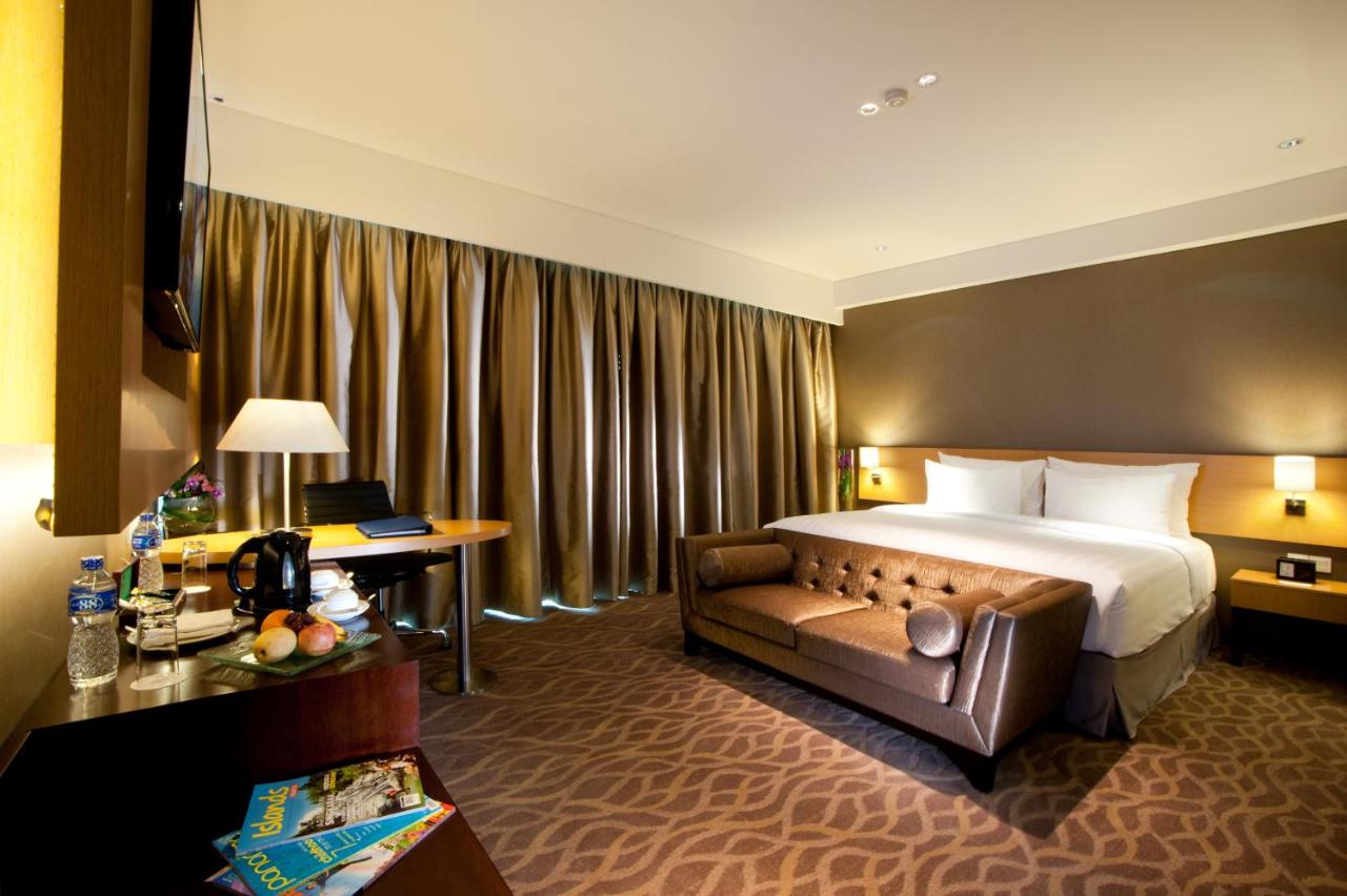 JS Luwansa Hotel & Convention Center