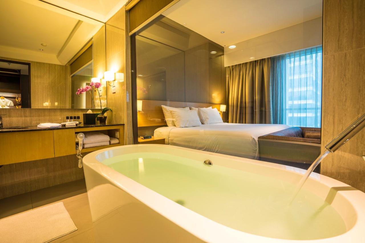 JS Luwansa Hotel & Convention Center